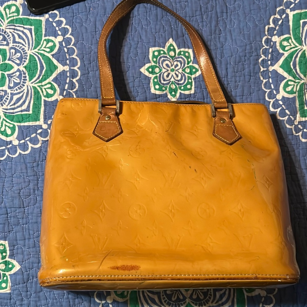 Louis Vuitton Purse Authentic